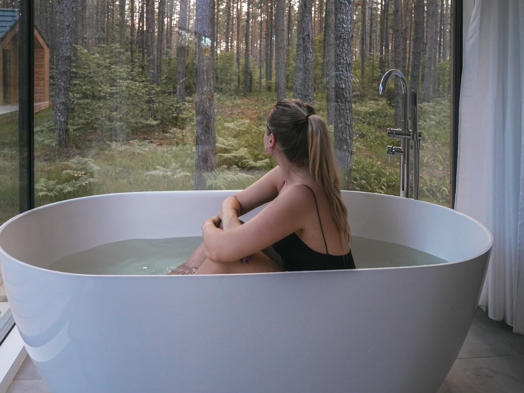 Luksuslik puhkemaja Muhu saarel WUUD Stay Pädaste romantiline puhkus kahele, parimad puhkemajad Eestis