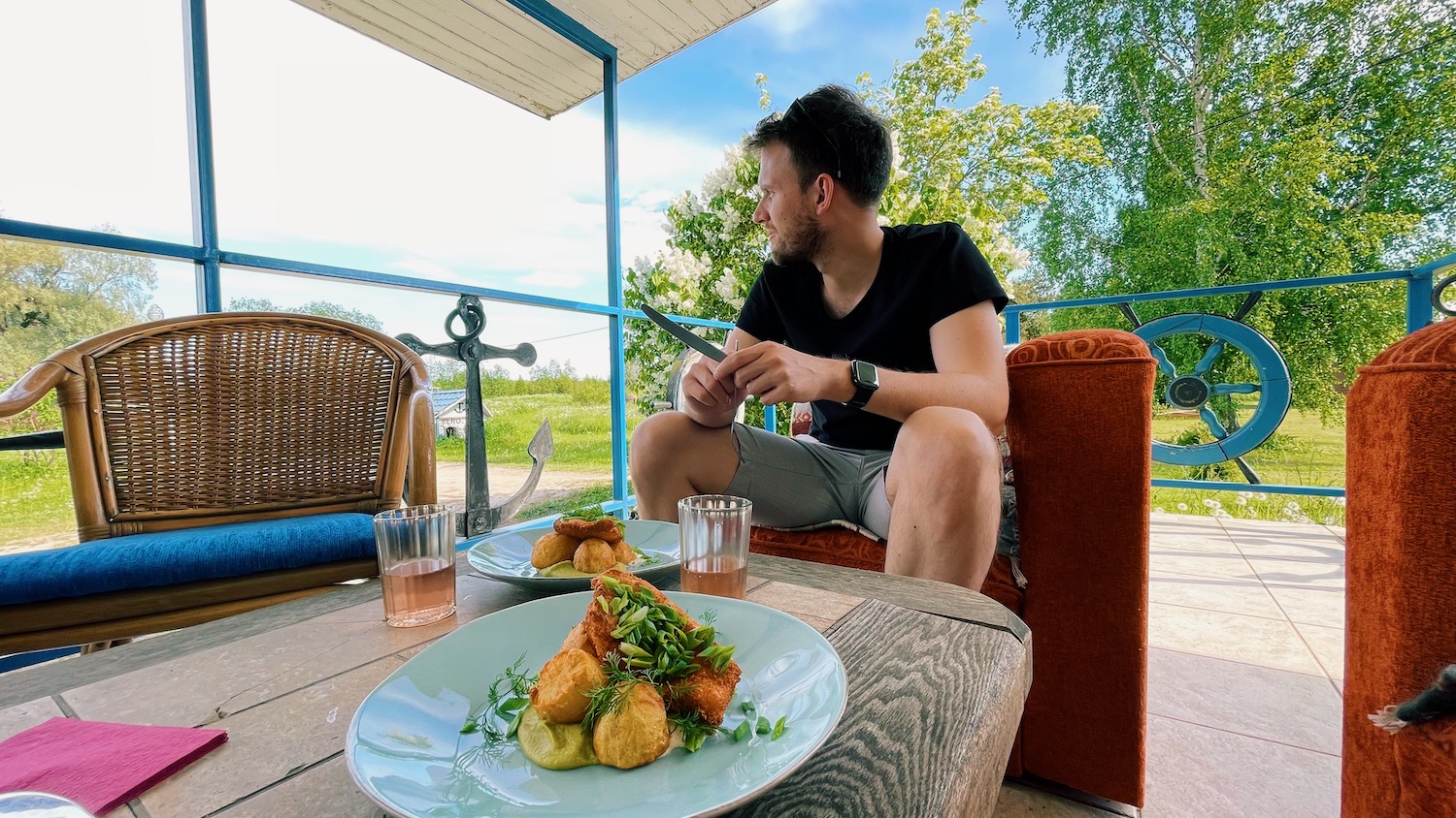 Lendav Laev restoran Peipsi ääres Sibulateel, Eesti Paigad