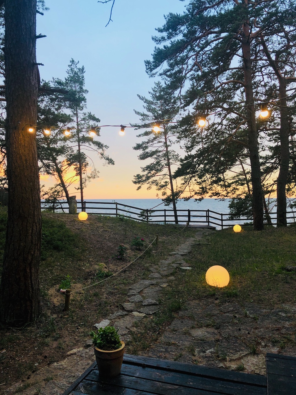 Cumulus beach house in Estonia by lake Peipsi