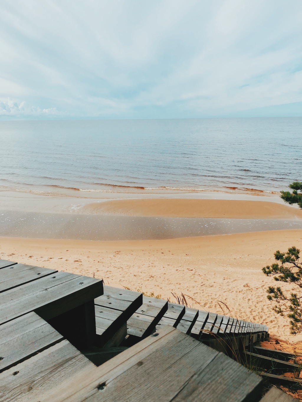 Cumulus beach cabin by a lake, visit Estonia