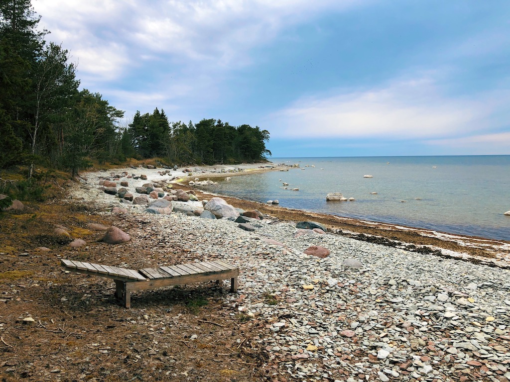 Rebase Kuur cottage by a beach in Estonia