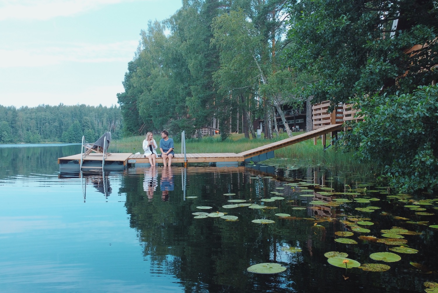 Saunaga Saarjärve puhkemaja saunamaja järve ääres, puhka Eestis, parimad puhkemajad Eestis