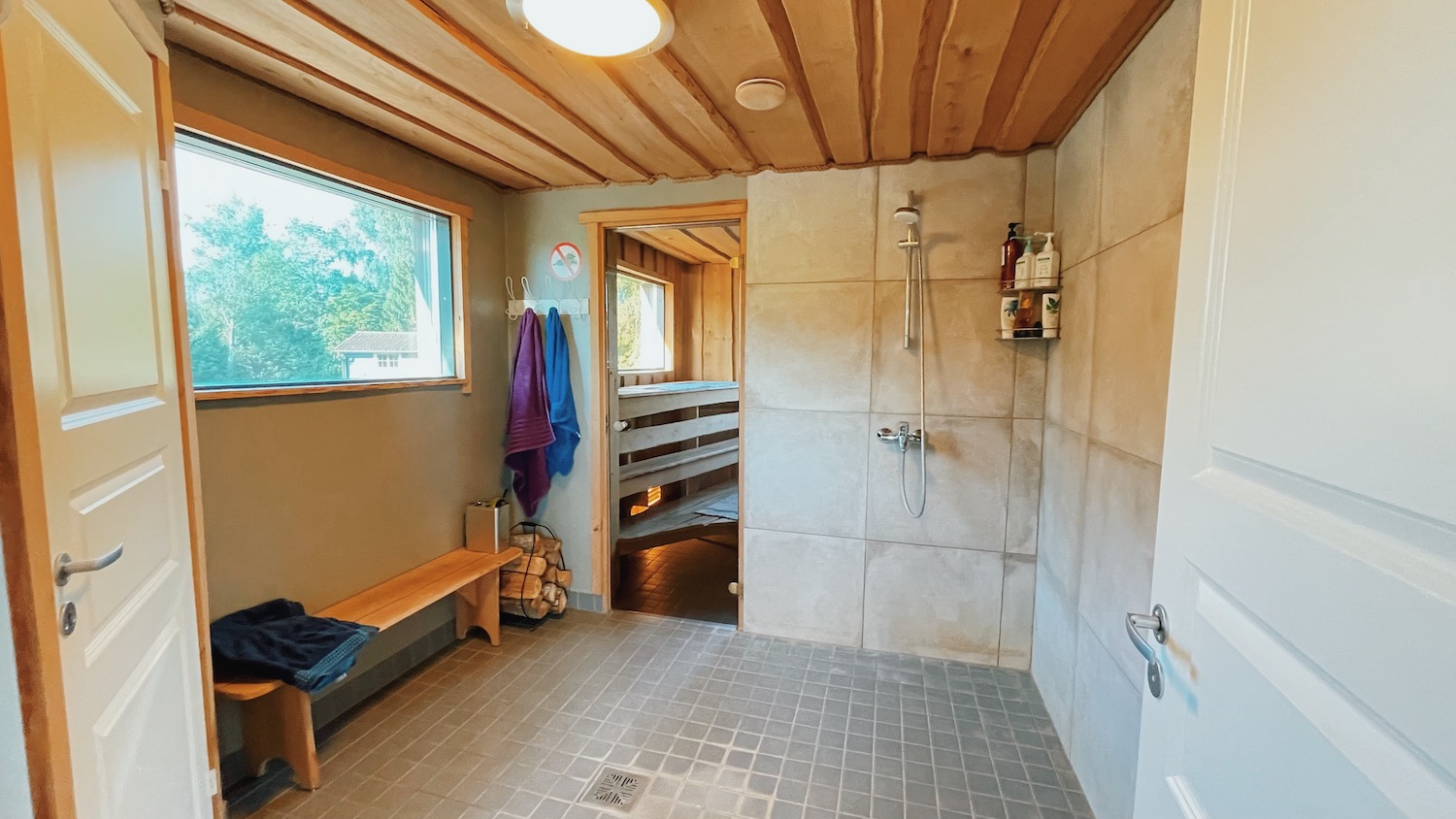 Saimre holiday home near Viljandi with a sauna and scenic view, visit Estonia