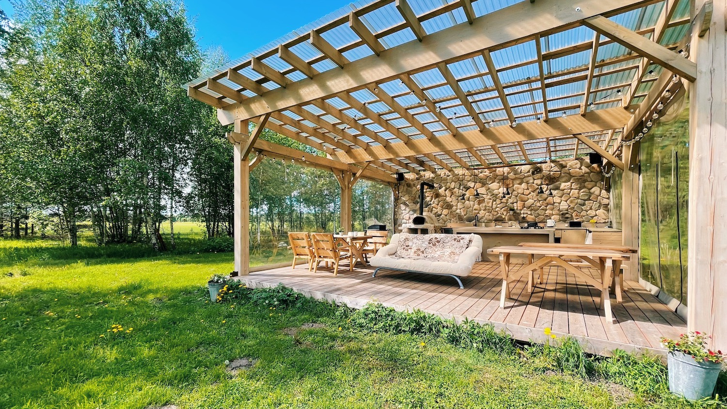 Estonian vacation home with an open air kitchen in Hallika Talu, Eesti Paigad
